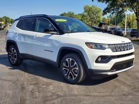 Used 2022 Jeep Compass Limited image 2