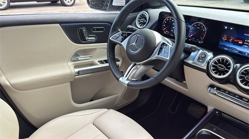 Certified 2025 Mercedes-Benz GLB 250 4MATIC image 17