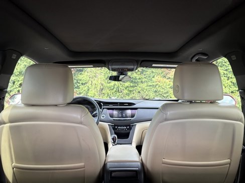 Used 2018 Cadillac XT5 Luxury w/ Driver Awareness Package image 11