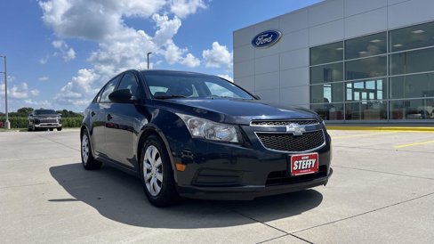 Used 2014 Chevrolet Cruze LS image 1