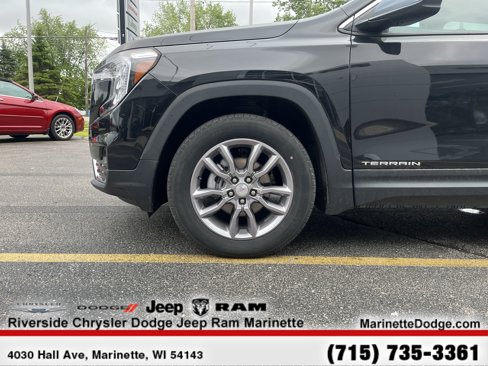 Used 2022 GMC Terrain SLT w/ LPO, Floor Liner Package image 10