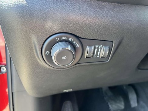 Used 2024 Jeep Compass Limited image 15