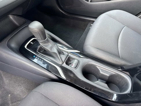Used 2022 Toyota Corolla LE image 25