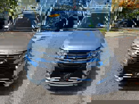 Used 2018 Mitsubishi Outlander GT image 3
