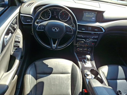 Used 2017 INFINITI QX30 Premium w/ Cargo Package image 12