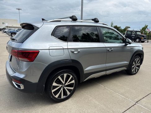 Used 2022 Volkswagen Taos SE image 5