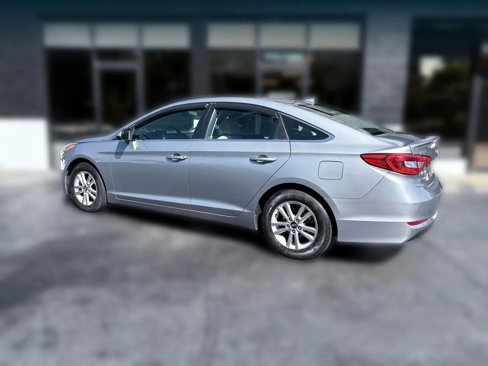 Used 2017 Hyundai Sonata SE image 3