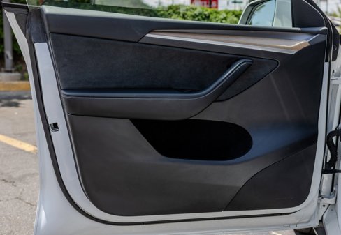 Used 2023 Tesla Model Y Long Range image 13