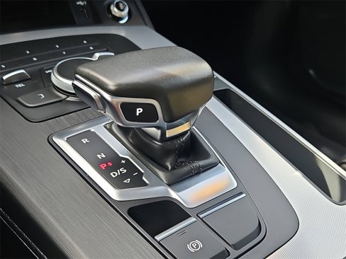Used 2020 Audi Q5 2.0T Premium w/ Titanium Sport Package image 30