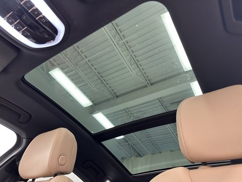 Used 2022 Porsche Macan image 39