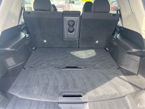 Used 2015 Nissan Rogue SV image 23
