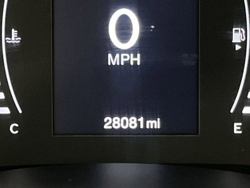 Used 2023 Jeep Renegade Latitude image 6