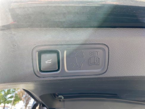 Used 2023 Ford Expedition Max Limited image 21