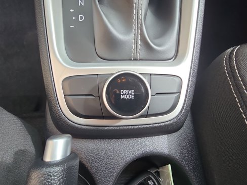 Used 2024 Hyundai Venue SEL image 30