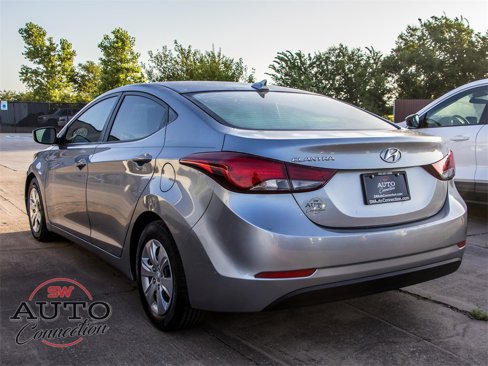 Used 2016 Hyundai Elantra SE image 3
