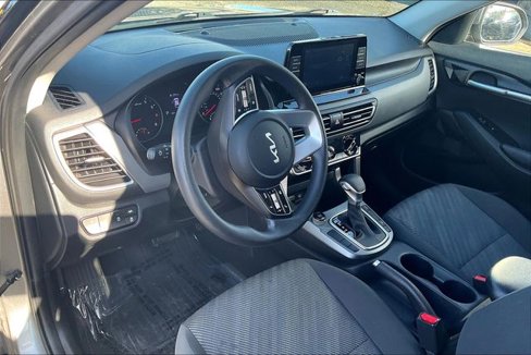Used 2023 Kia Seltos LX image 12