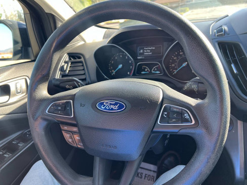 Used 2019 Ford Escape SE image 16