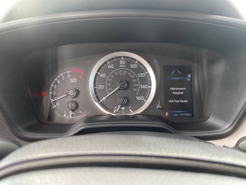 Used 2021 Toyota Corolla LE image 29