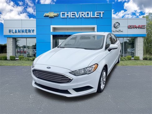 Used 2018 Ford Fusion SE image 1