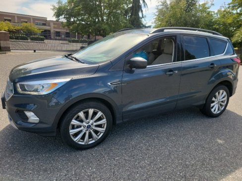 Used 2019 Ford Escape SEL image 1