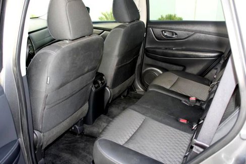 Used 2018 Nissan Rogue S image 11