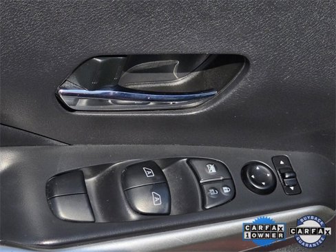 Used 2020 Nissan Kicks SR image 24