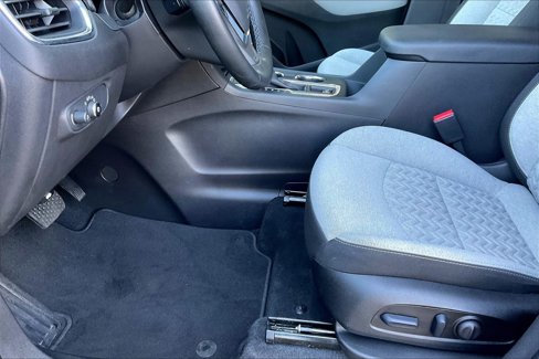 Used 2023 Chevrolet Equinox LT w/ Driver Convenience Package image 16