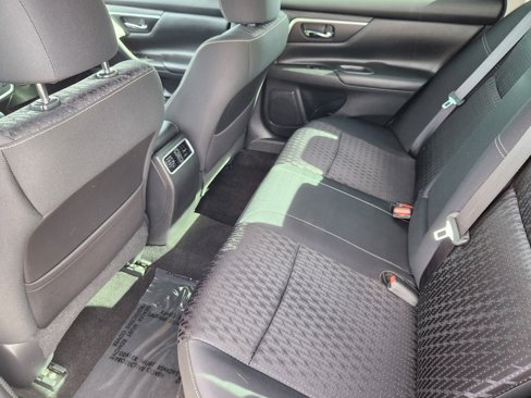 Used 2016 Nissan Altima 2.5 SV w/ Convenience Package image 9