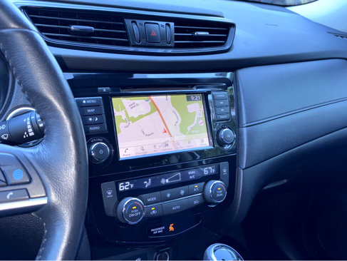Used 2019 Nissan Rogue SV w/ Premium Package image 12