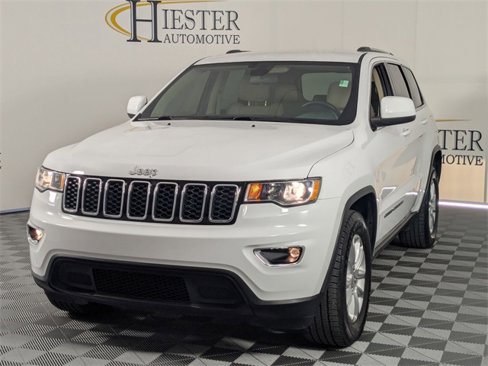 Certified 2021 Jeep Grand Cherokee Laredo image 4