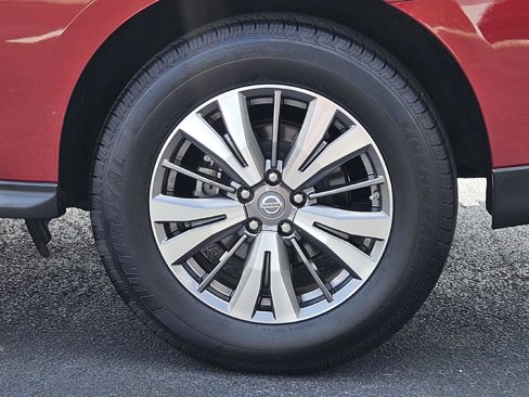 Used 2019 Nissan Pathfinder SV image 29