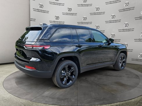 New 2025 Jeep Grand Cherokee Limited w/ Luxury Tech Group II image 5