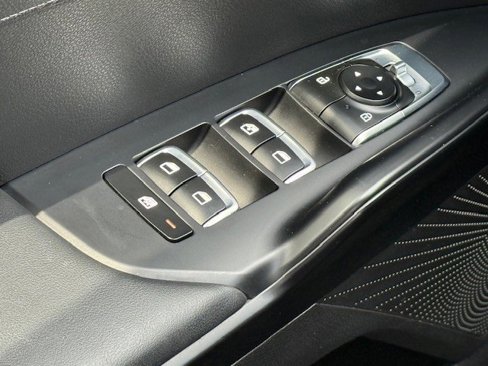 Used 2023 Kia K5 LXS image 31