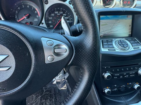 Used 2010 Nissan 370Z Touring w/ Sport Pkg image 21