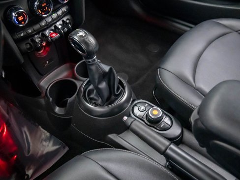 Used 2019 MINI Cooper 2-Door Hardtop w/ Signature Upholstery Package image 12