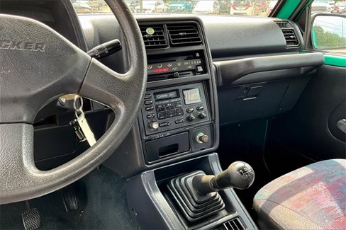 Used 1994 Geo Tracker 2WD 2-Door image 9