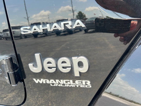 Used 2018 Jeep Wrangler Unlimited Sahara image 10
