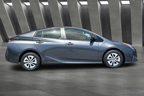 Used 2018 Toyota Prius image 3