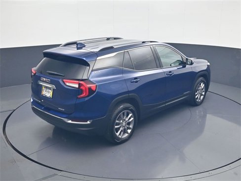 Used 2022 GMC Terrain SLT image 17