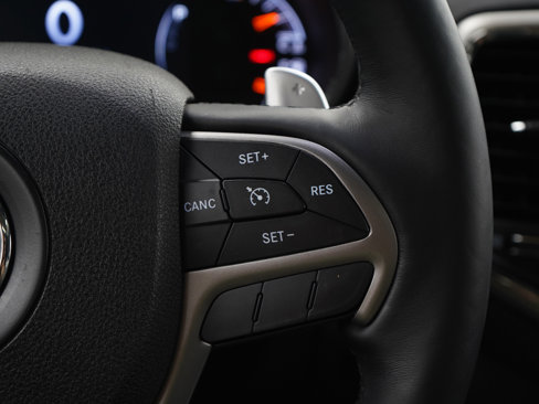 Used 2017 Jeep Grand Cherokee Altitude image 25