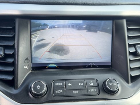 Used 2018 GMC Acadia SLE image 20