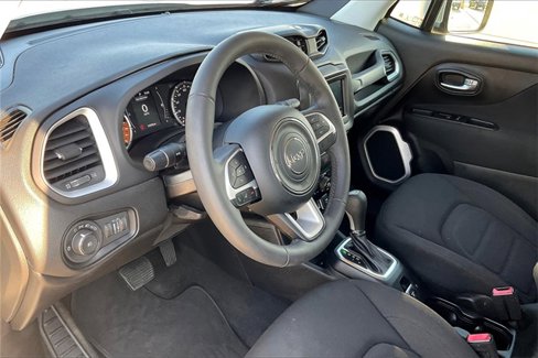 Used 2019 Jeep Renegade Latitude image 14
