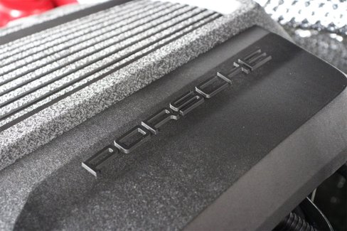 Certified 2025 Porsche Macan Turbo image 27