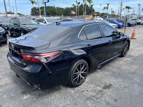 Used 2022 Toyota Camry SE image 8