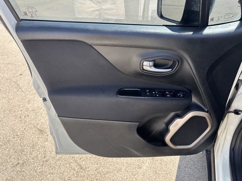 Used 2016 Jeep Renegade Sport w/ Power & Air Group image 19
