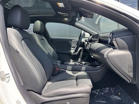 Used 2025 Mercedes-Benz CLA 250 4MATIC image 31