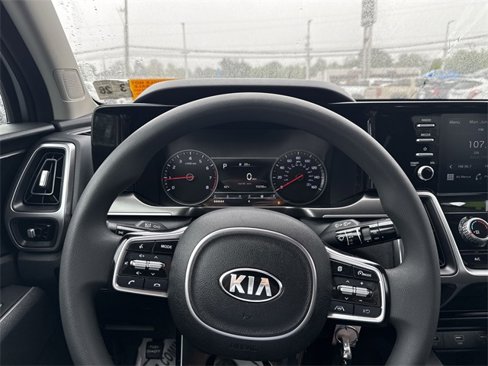 Used 2021 Kia Sorento LX image 11