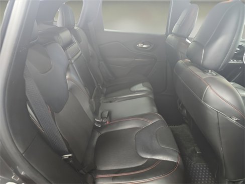 Used 2015 Jeep Cherokee Trailhawk w/ Cold Weather Group image 12