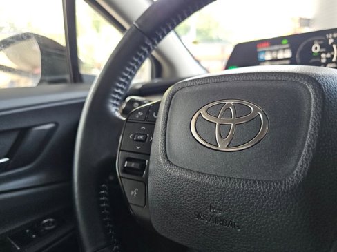 Used 2023 Toyota Prius XLE image 30