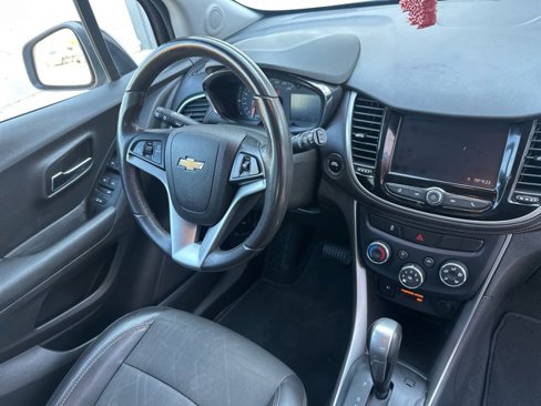 Used 2020 Chevrolet Trax LT w/ Redline Edition image 11